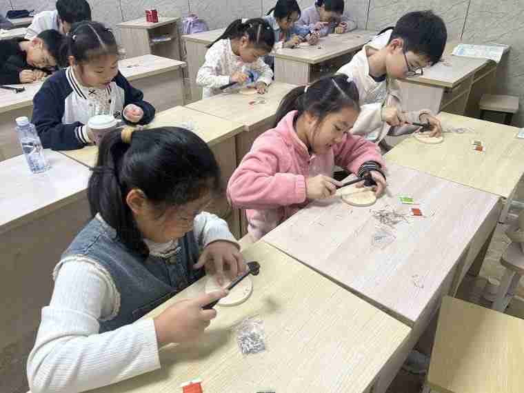 钉住专注力，绕出童年彩｜苏州三六六青少年实践体验课，等你来创