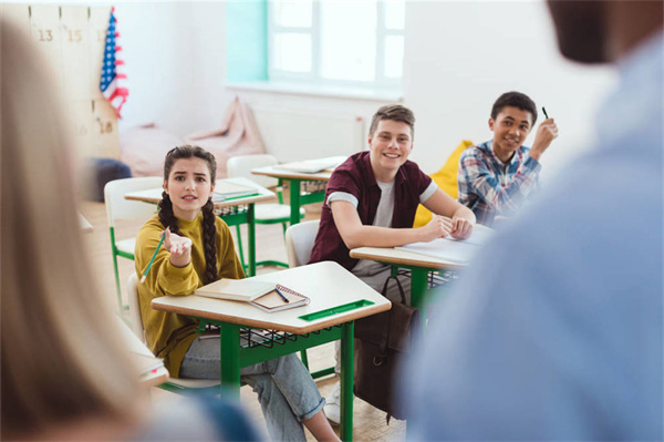 泉州外国语学校初中一学期所有费用多